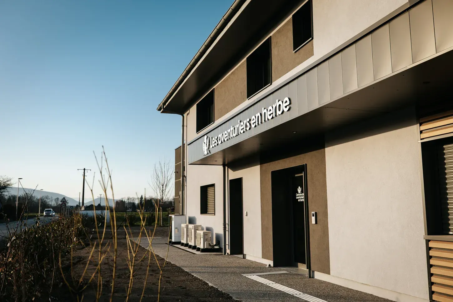 Façade de la micro-crèche Les Aventuriers en Herbe à Arenthon